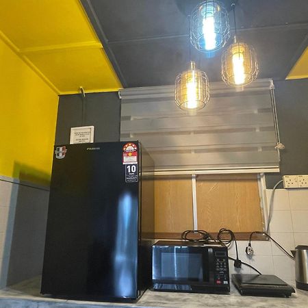 Marina Guesthome Pool View Kampong Baharu  Экстерьер фото